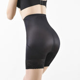 Parte inferior moldeadora de malla en contraste con cierre frontal